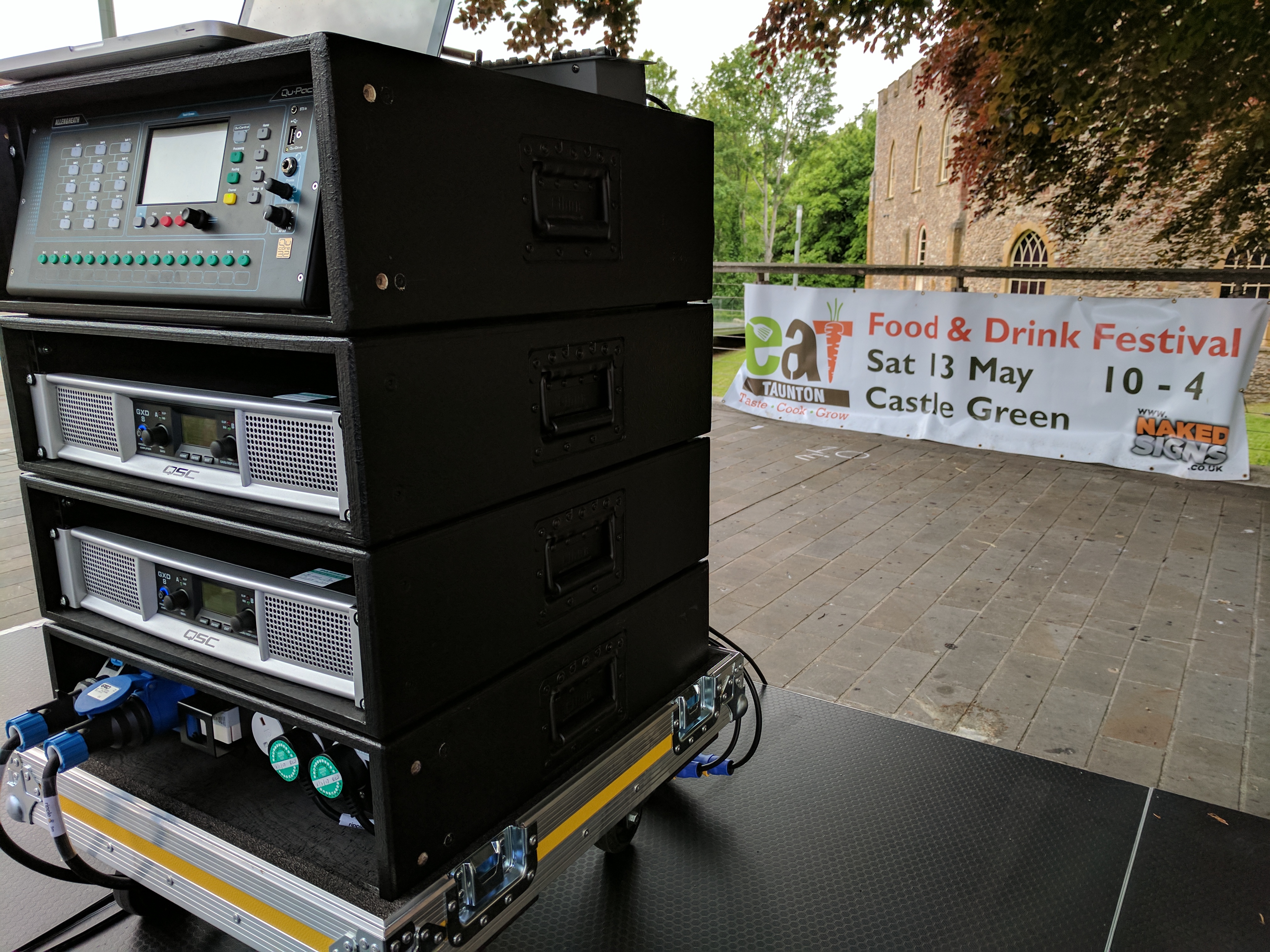 outdoor event audio visuals